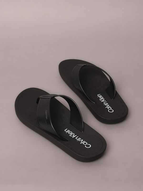 Chinelo Swin Calvin Klein Preto