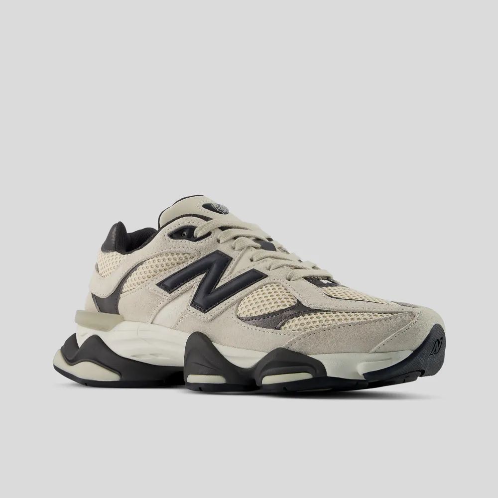 Tenis New Balance 9060 Bege/Preto