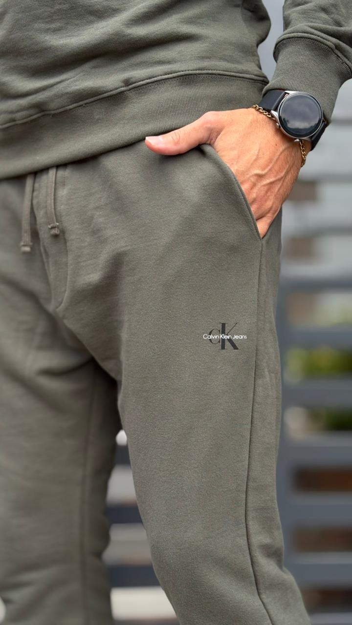 Calça de Moletom RE Inssue Calvin Klein
