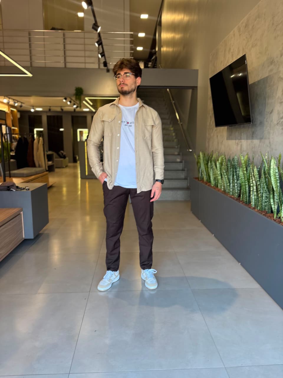Camisa com Bolsos Frontais Calvin Klein Areia