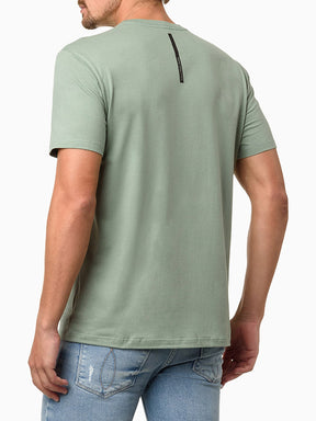 Camiseta Logo Central Calvin Klein