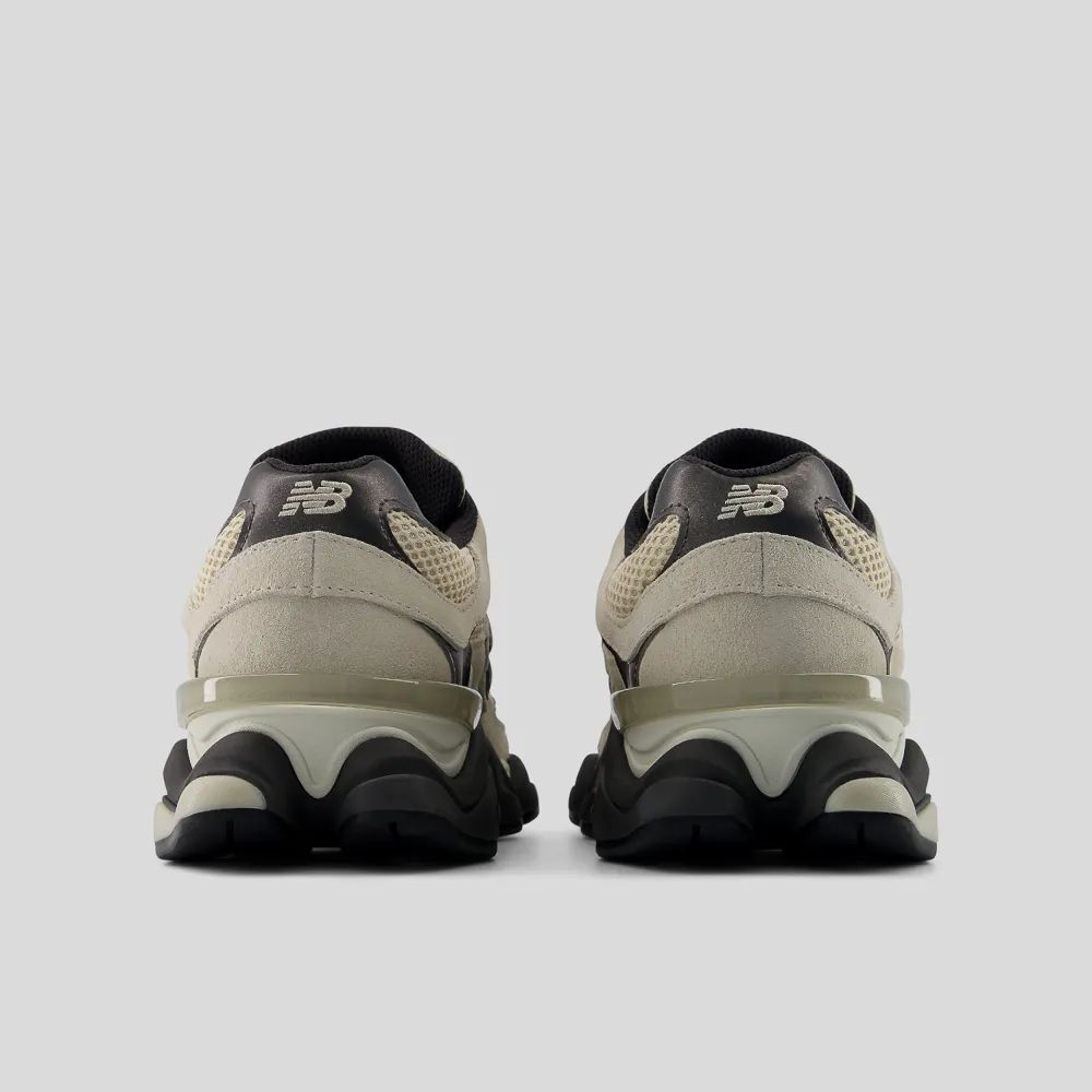 Tenis New Balance 9060 Bege/Preto